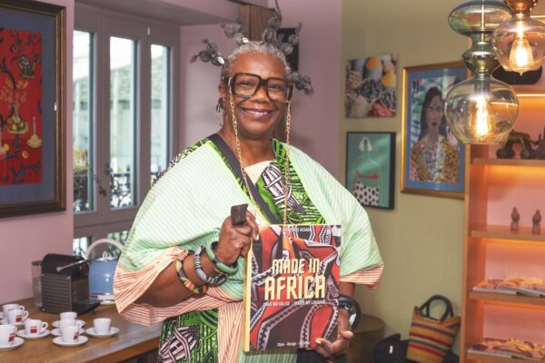Hortense assaga-salon du livre à Paris-écrivain africain