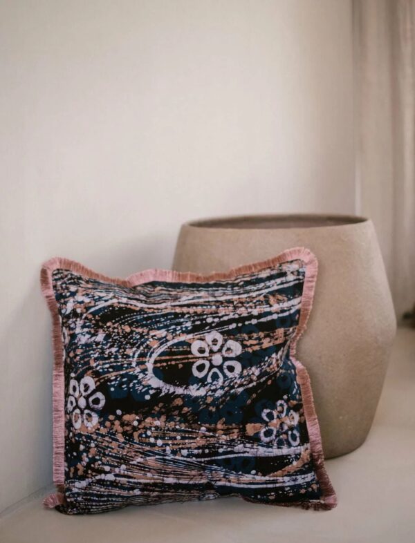 housse de coussin rose, housse en batik, textile ghanéen, housse de coussin sophistiqué, coussin original, afrokidekor,