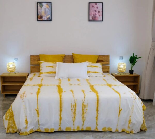 housse de couette, linge de lit, housse de lit, drap coton, fabrication sénégalaise, artisanat sénégalais, made in africa, chambre africaine, décoration africaine moderne, chambre, drap jaune, housse de couette jaune, housse coton blanc, housse de lit moderne