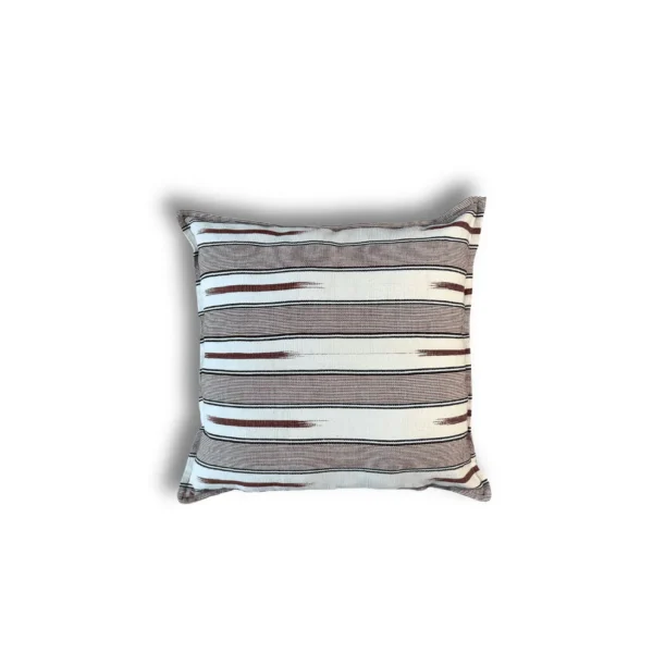 housse de coussin chocolat, housse de coussin en coton chocolat, housse de coussin marron, housse de coussin prune, housse de coussin en coton blanc et marron, housse de coussin africain, housse de coussin fabriquée en afrique, made in burkina faso, faso dan fani, housse de coussin faso dan fani